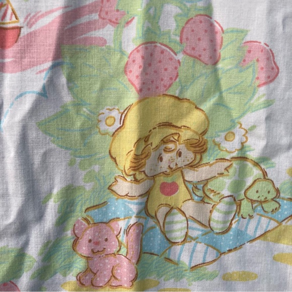 1980s Strawberry Shortcake Sheets - Picture 10 of 14